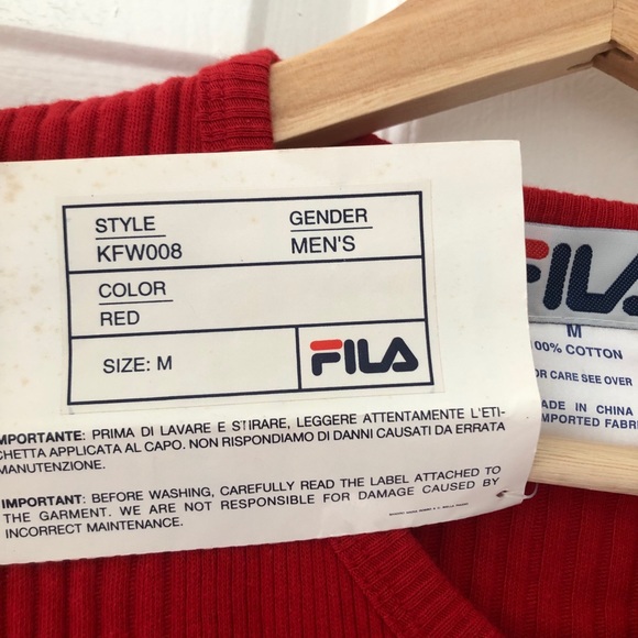 NWT Fila V-Neck Ribbed T-Shirt in Red, Size Medium Vintage - Picture 4 of 4